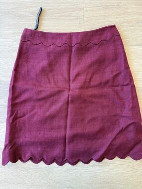 Women’s Burgundy Scallop-Edge Mini Skirt